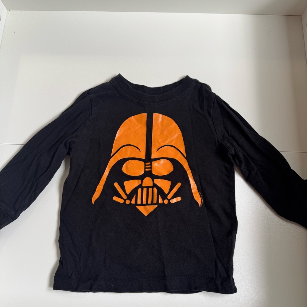 Boys Old Navy Darth Vader Long Sleeve Shirt size 2T